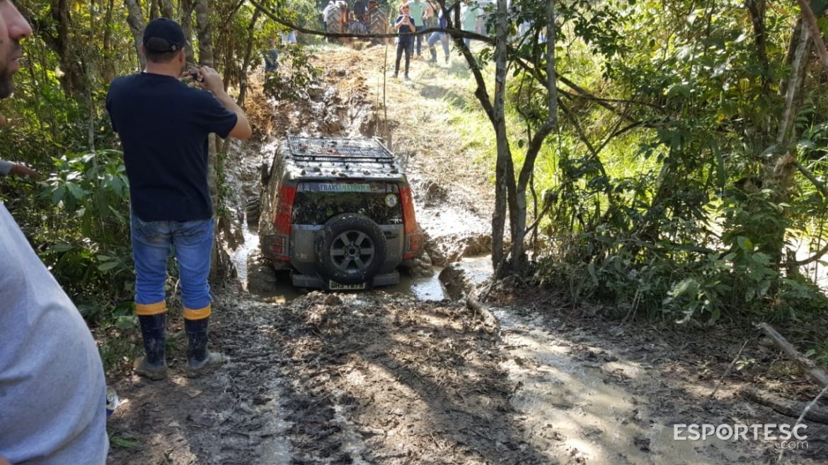 adrenalina-e-desafio-sao-o-que-definem-o-passeio-radical-da-xxvi-fenajeep