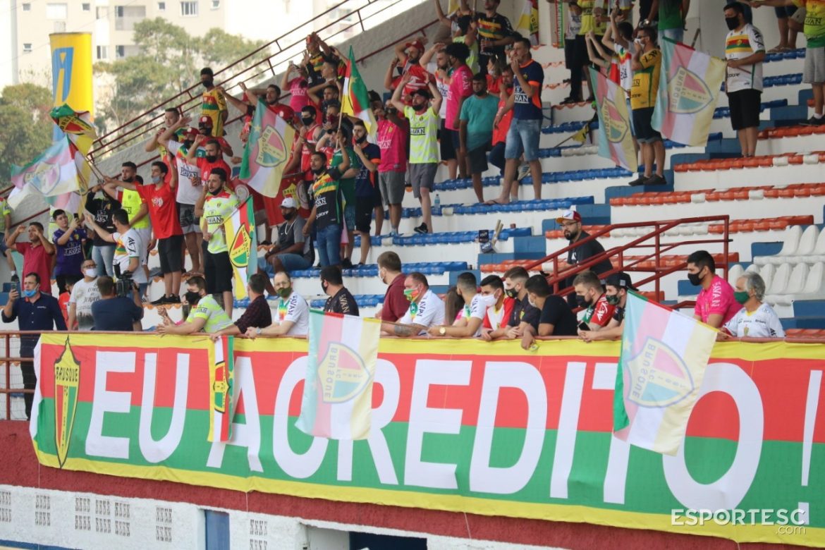 ao-som-de-eu-acredito-e-apoio-da-torcida-bruscao-finaliza-preparacao-para-a-grande-final