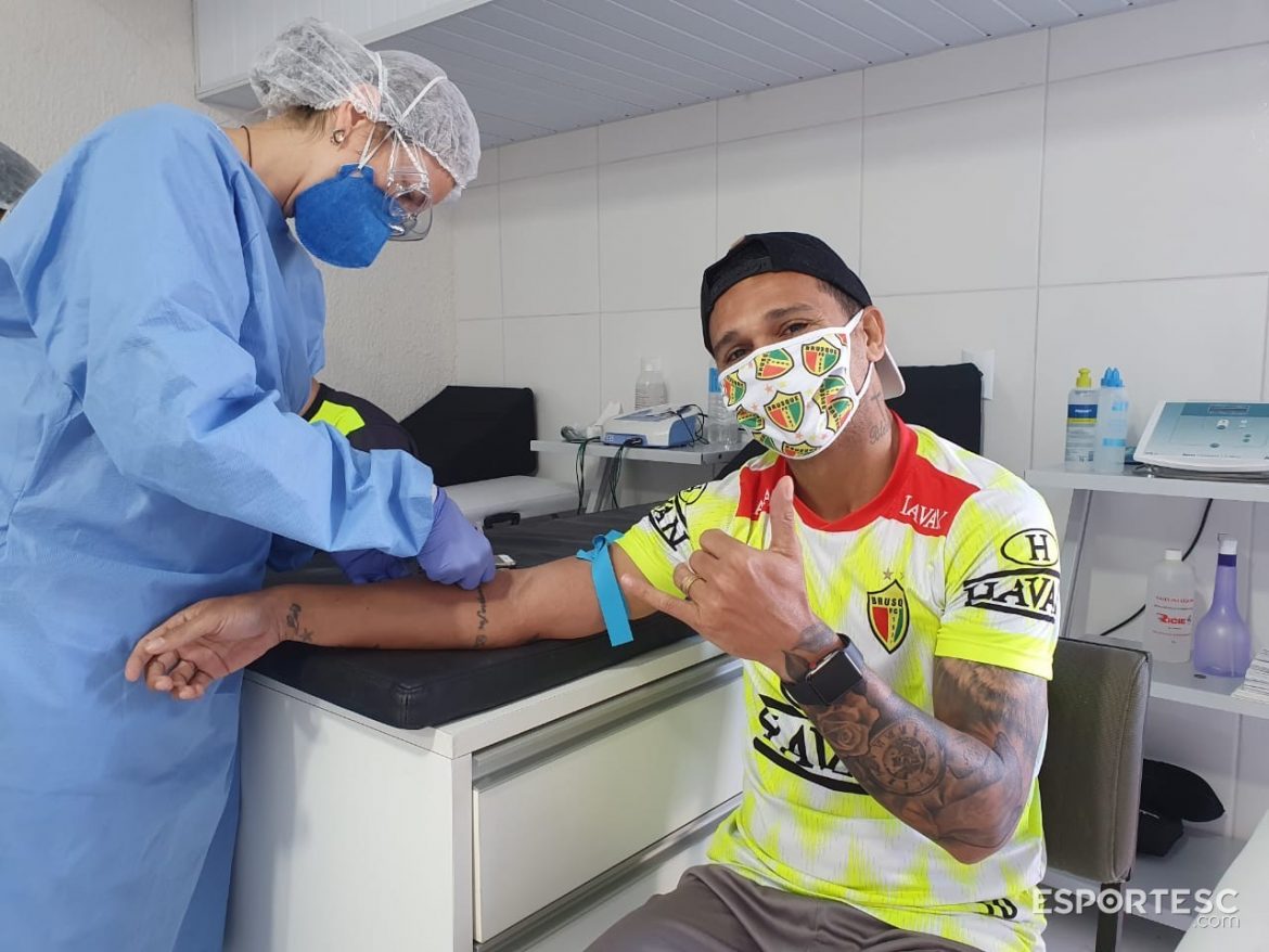 atletas-do-brusque-realizam-testes-para-a-covid-19