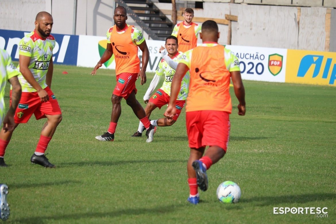 bruscao-libera-jogadores-para-ferias-de-20-dias