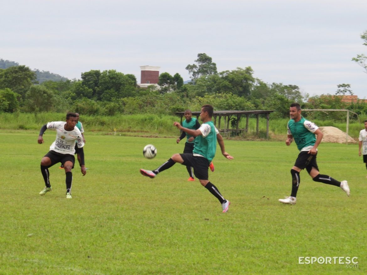 bruscao-pode-ter-dois-desfalques-para-a-estreia