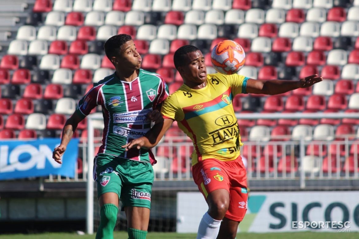 brusque-abre-2-a-0-mas-cede-empate-para-o-fluminense-que-freia-reacao-quadricolor-na-copa-sc