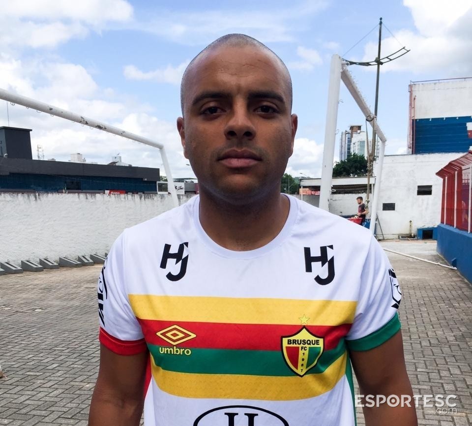 Goleiro Ruan Carneiro deixa o Brusque FC, Esporte