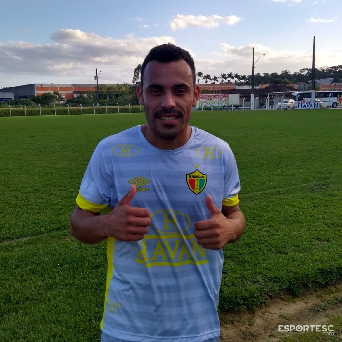 brusque-contrata-artilheiro-da-serie-b-do-estadual
