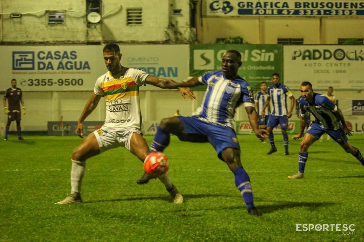 brusque-e-atropelado-em-casa-pelo-avai-e-fica-fora-da-briga-do-g4-do-catarinense