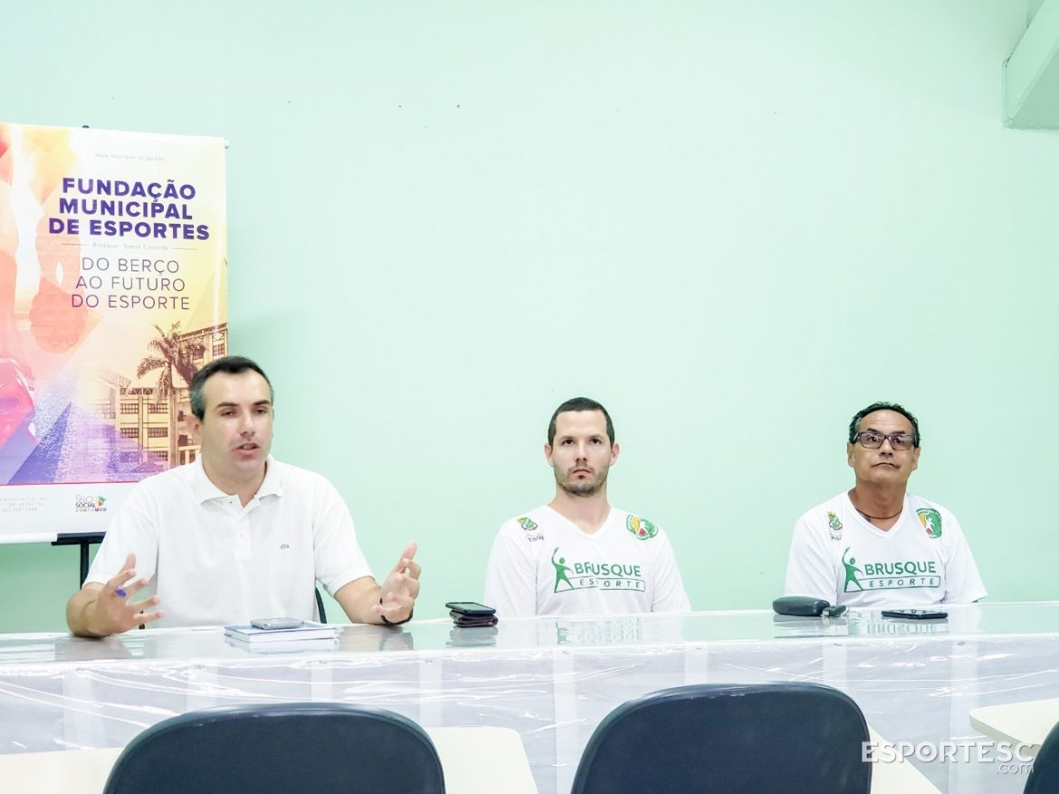 brusque-unifica-equipe-de-natacao-para-popularizacao-da-modalidade