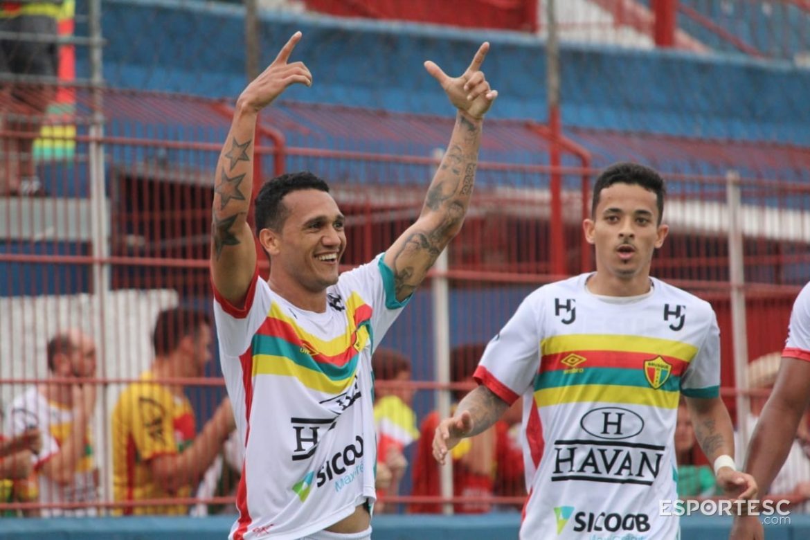 brusque-vence-joinville-e-garante-classificacao-antecipada-as-semifinais-da-copa-sc
