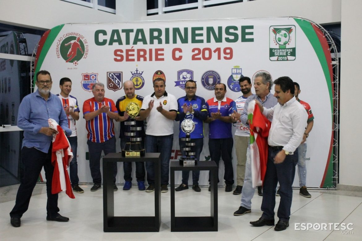 carlos-renaux-estreia-neste-sabado-14-na-serie-c