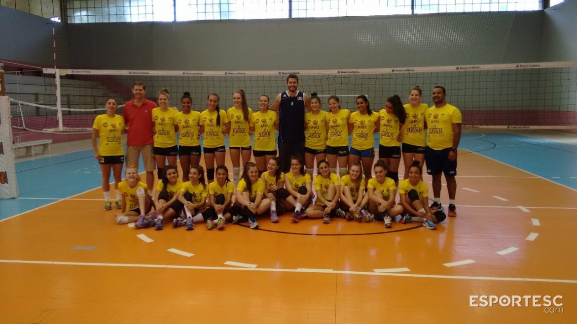 como-manter-1-mil-criancas-praticando-voleibol-com-qualidade
