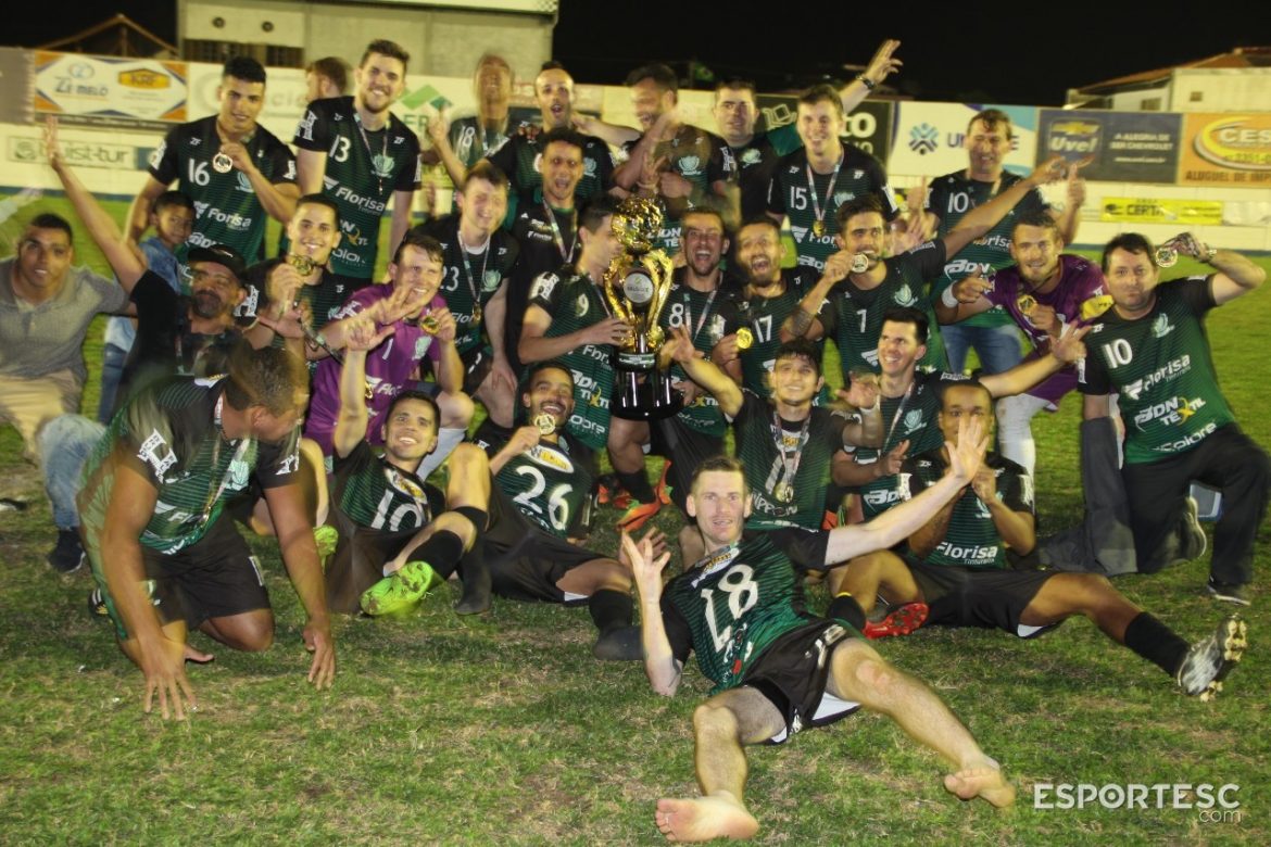 em-final-eletrizante-sao-leopoldo-marca-dois-gols-no-fim-vira-sobre-a-abresc-e-e-o-grande-campeao-do-campeonato-municipal-de-futebol-amador-de-brusque