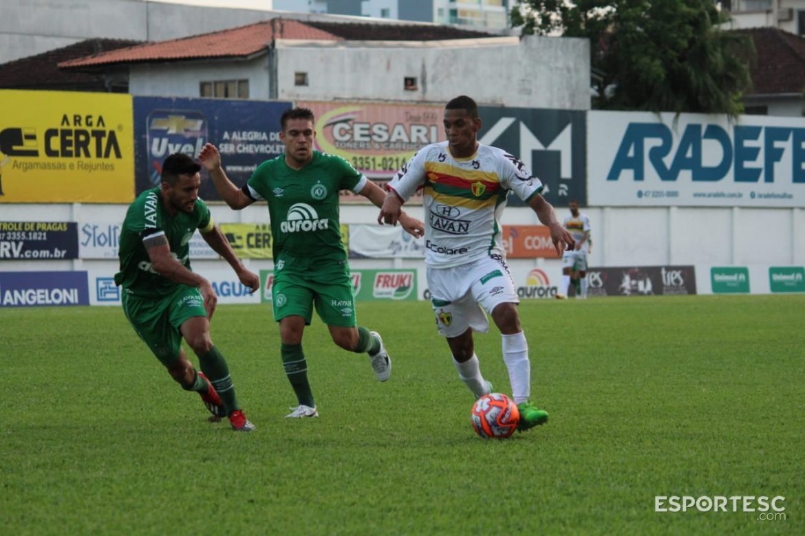 em-jogo-de-cinco-gols-brusque-falha-no-setor-defensivo-e-perde-em-casa-para-reservas-da-chapecoense