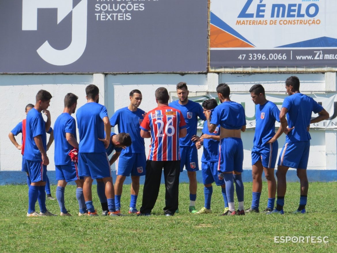 embalado-apos-boa-vitoria-renaux-volta-a-encarar-jaragua-neste-domingo-23