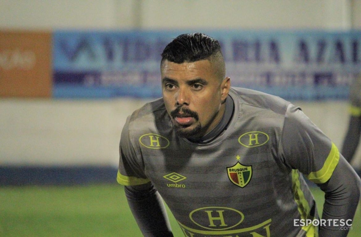 goleiro-do-brusque-disputa-a-decima-final-de-campeonato-na-carreira