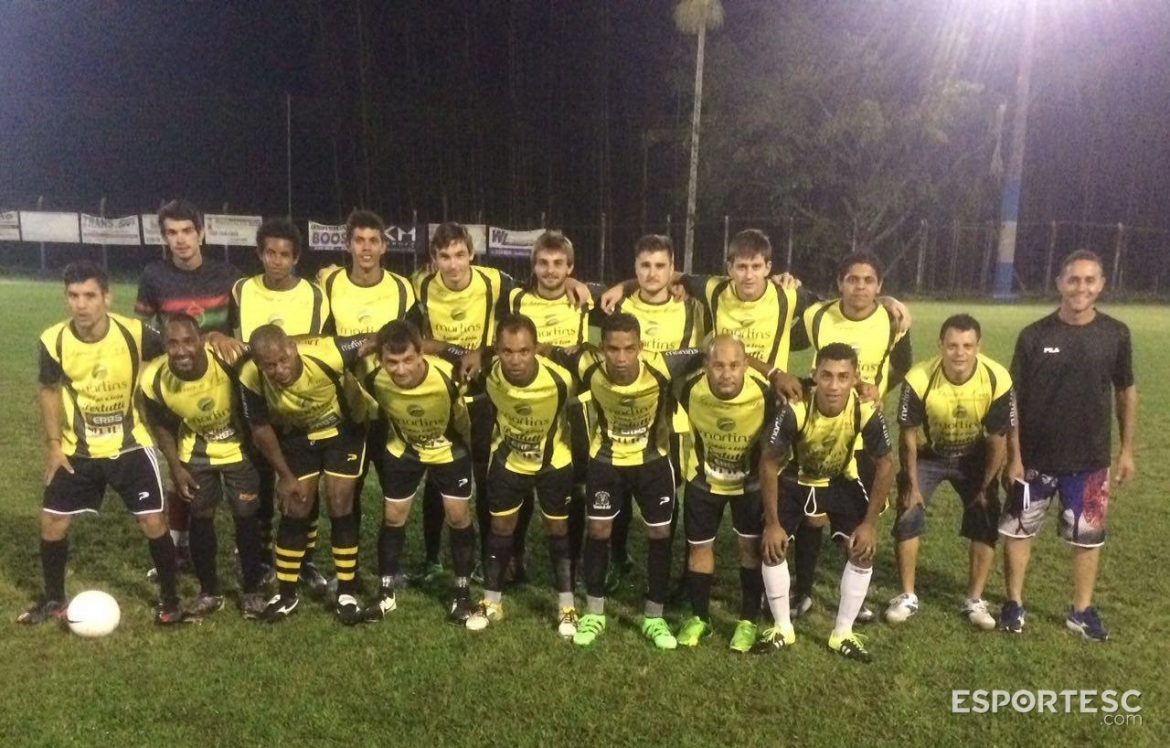 lageado-baixo-e-sao-pedro-vao-decidir-o-futebol-de-campo-dos-jogos-comunitarios-de-guabiruba