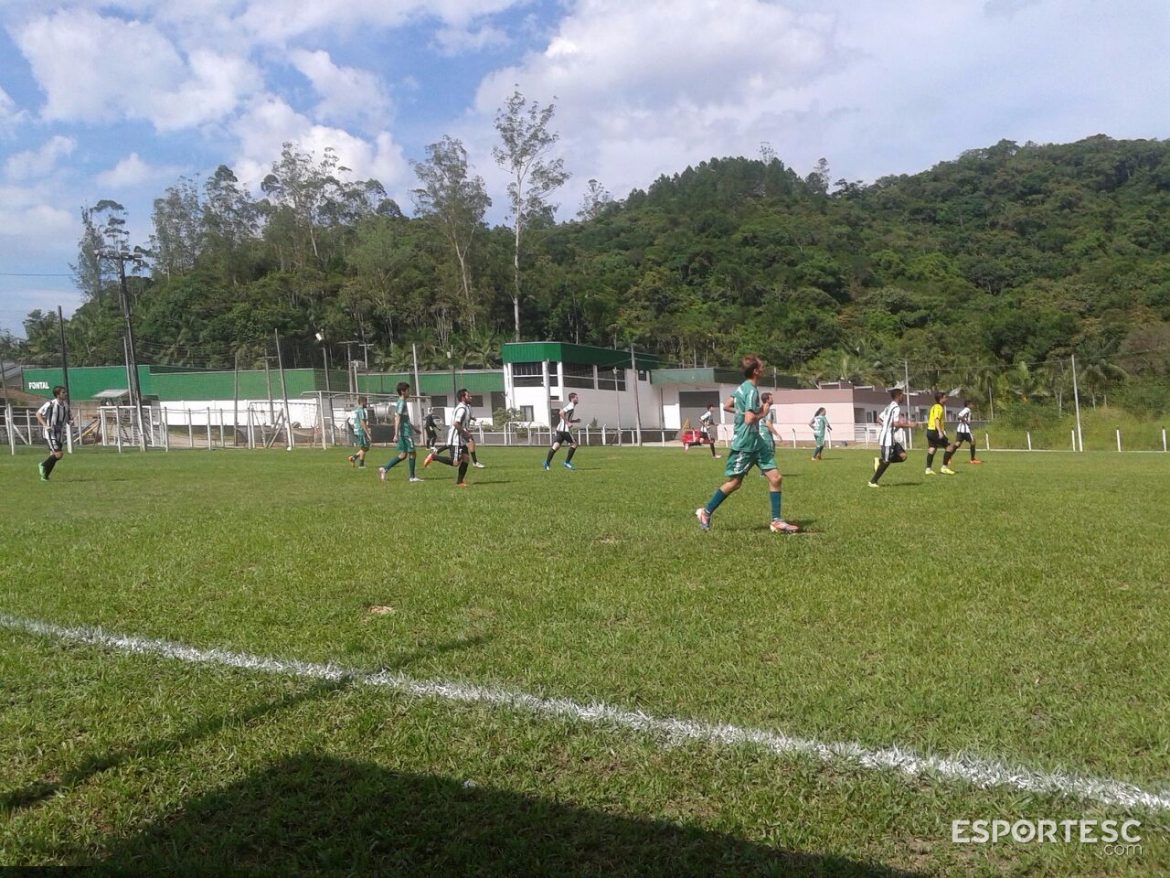 olaria-e-santos-dumont-empatam-em-amistoso-em-guabiruba