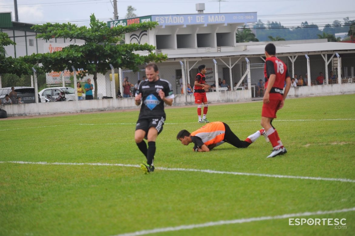 quartas-de-final-do-campeonato-amador-de-brusque-tera-duelo-de-gigantes