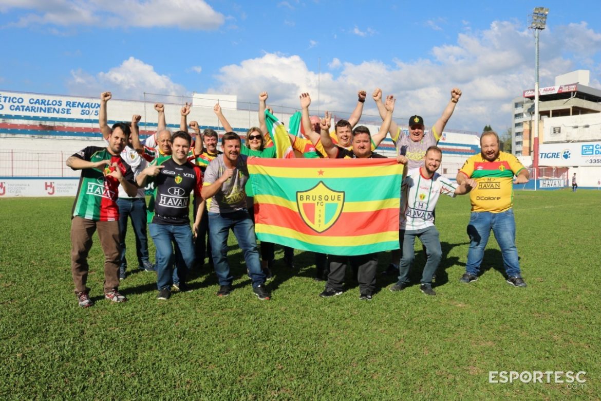 torcedores-do-brusque-mostram-grande-expectativa-para-decisao-deste-domingo-18
