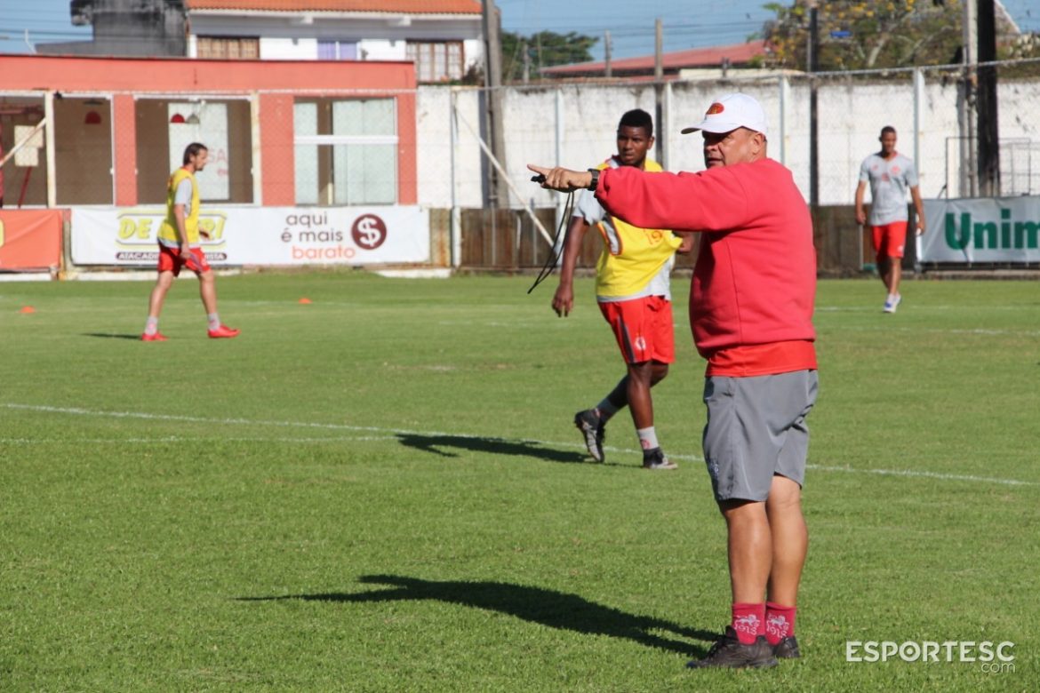 treinador-do-hercilio-ve-time-fechado-para-o-titulo-e-cre-em-jogo-diferente-contra-o-brusque