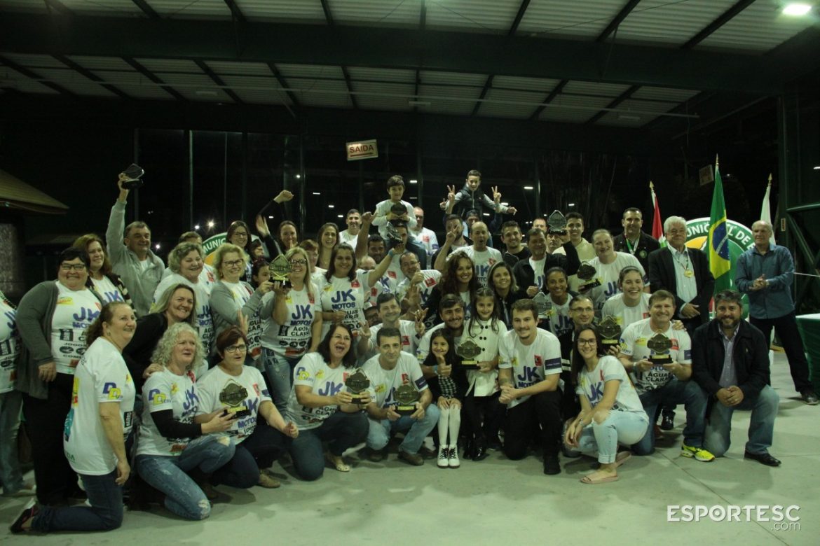 veja-galeria-de-fotos-da-conquista-do-aguas-claras-novo-campeao-dos-jogos-abertos-comunitarios-de-brusque