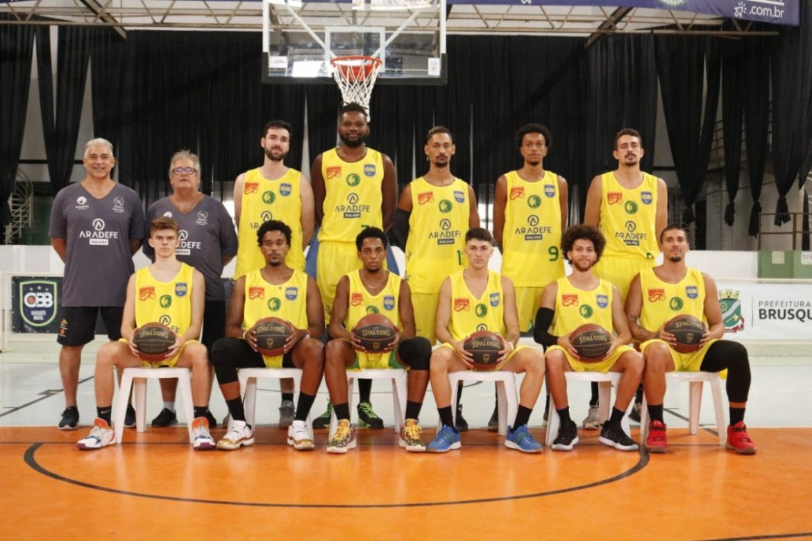 Brusque Basquete (1)