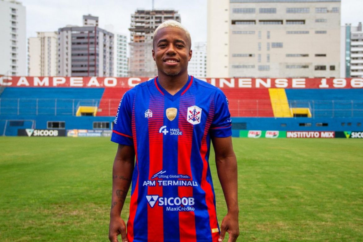 Franklin-atacante Marcílio Dias