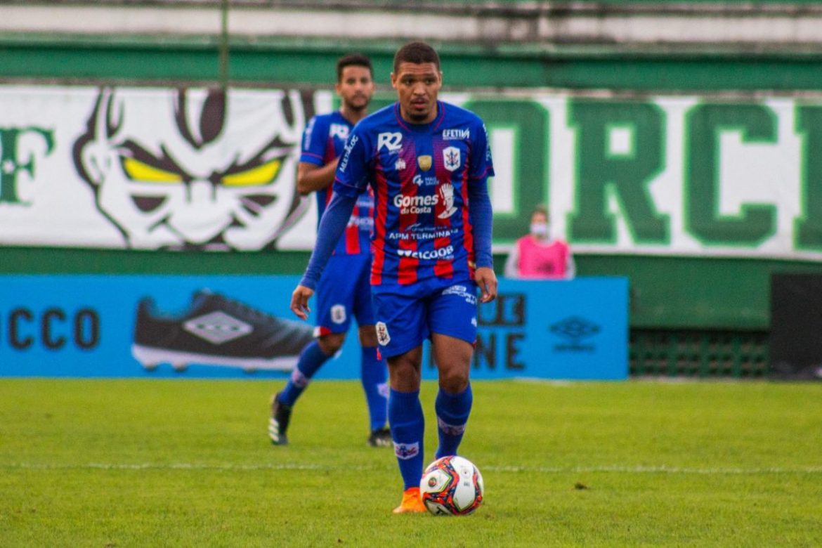 Cachorrão – atacante do Marcílio Dias