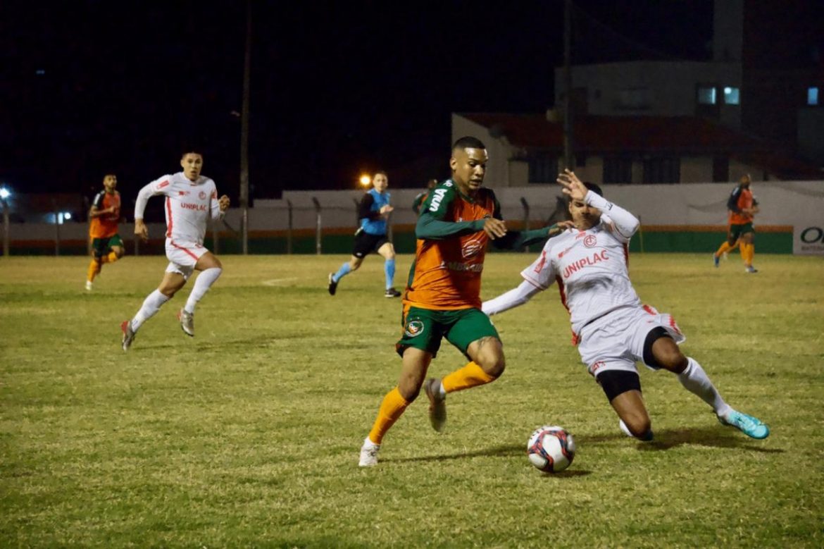 Camboriú e Inter de Lages  Fotos: Victor Souza/CFC