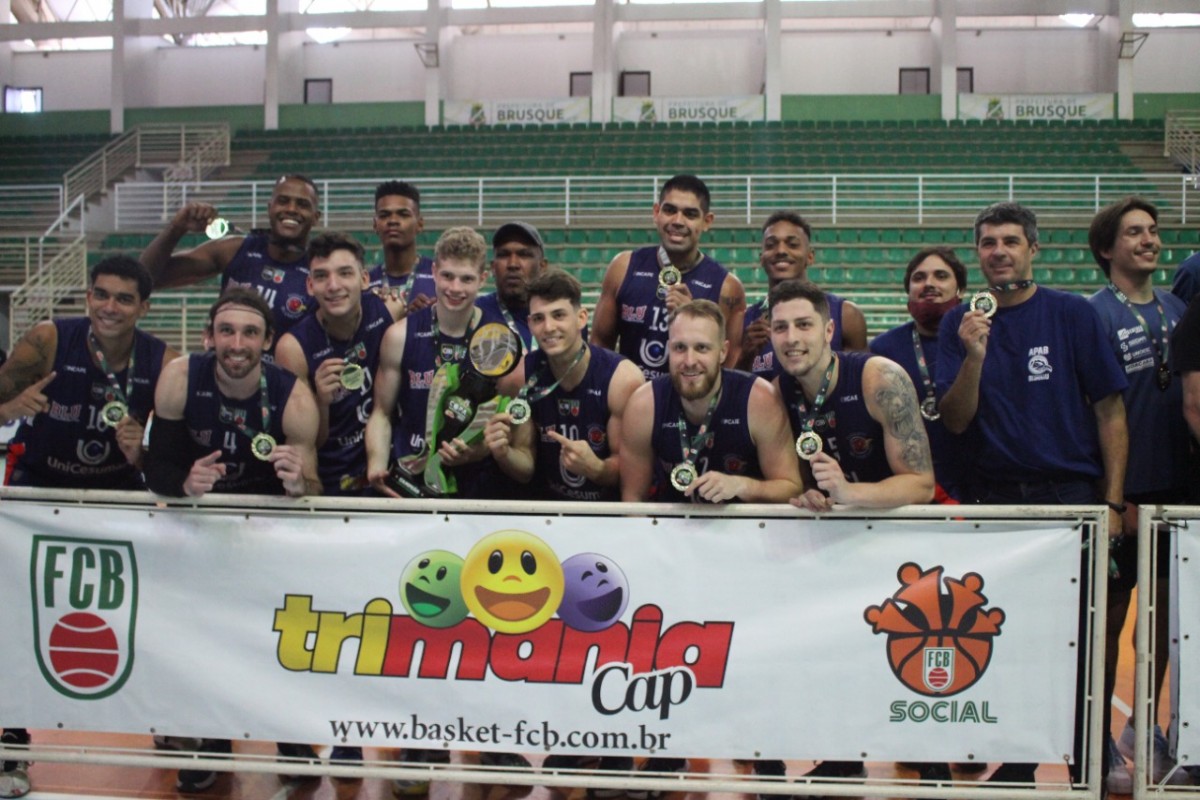 Basquete joga a 13ª Copa SC Adulto Feminino e Masculino