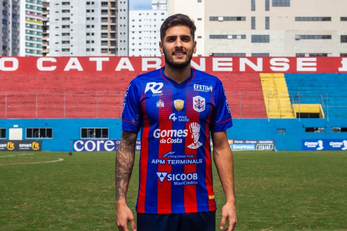 zagueiro – Marcílio Dias