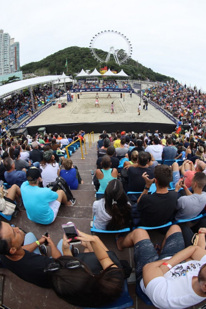 Beach Tennis: um dos esportes queridos de Balneário Camboriú.