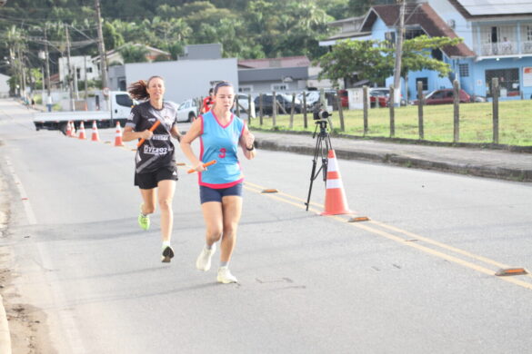 Atletismo M-F Revezamento – 09-04 (76)